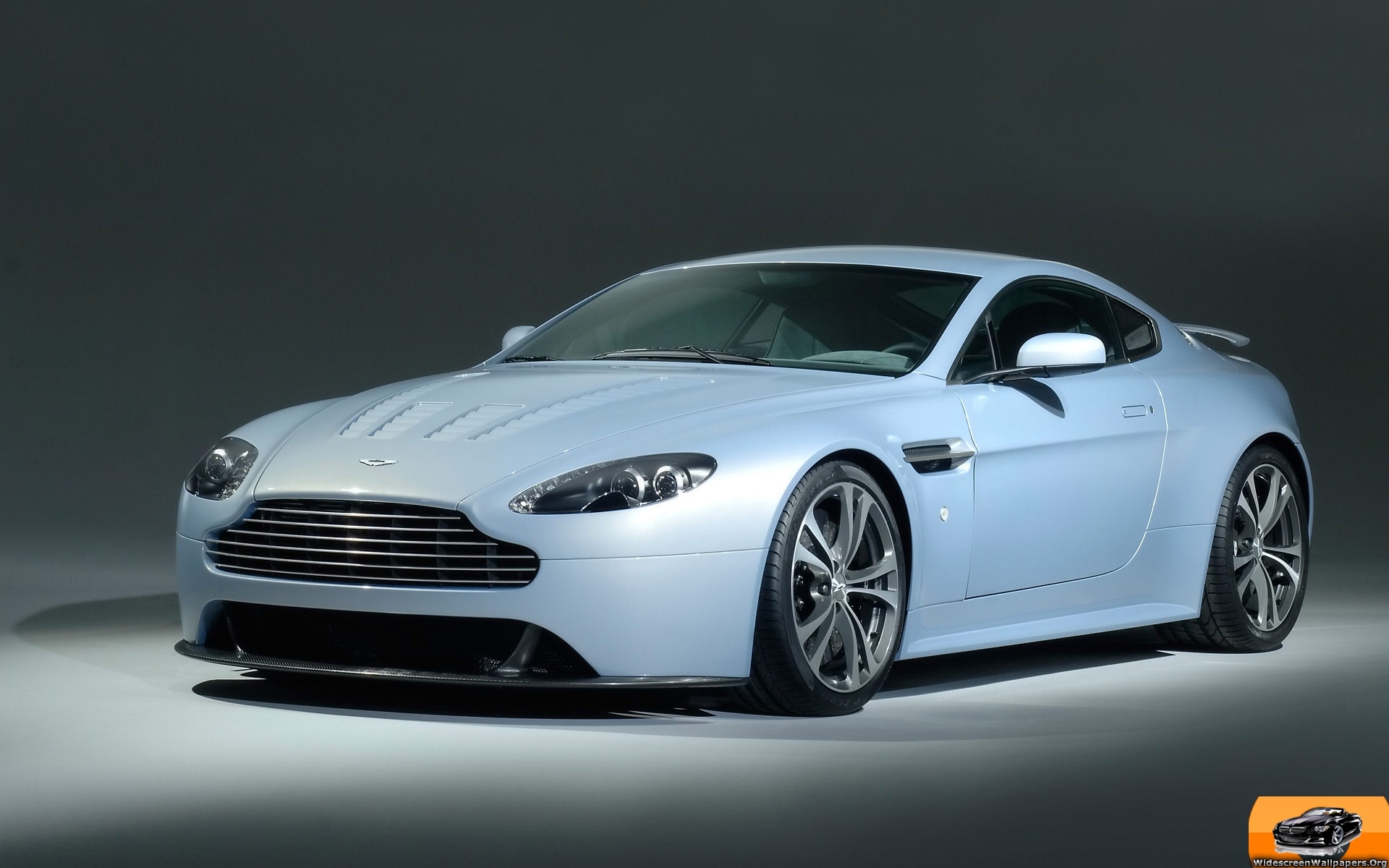 aston_martin_vantage_v12_201-1920x1200.jpg