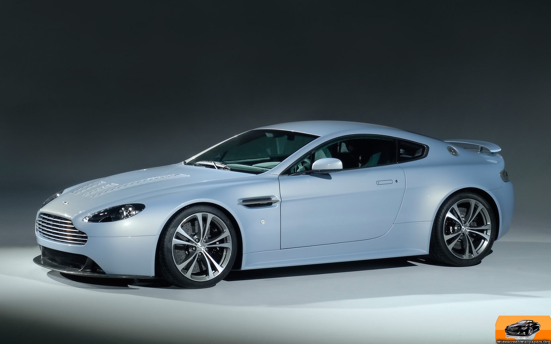 aston_martin_vantage_v12_204-1920x1200.jpg